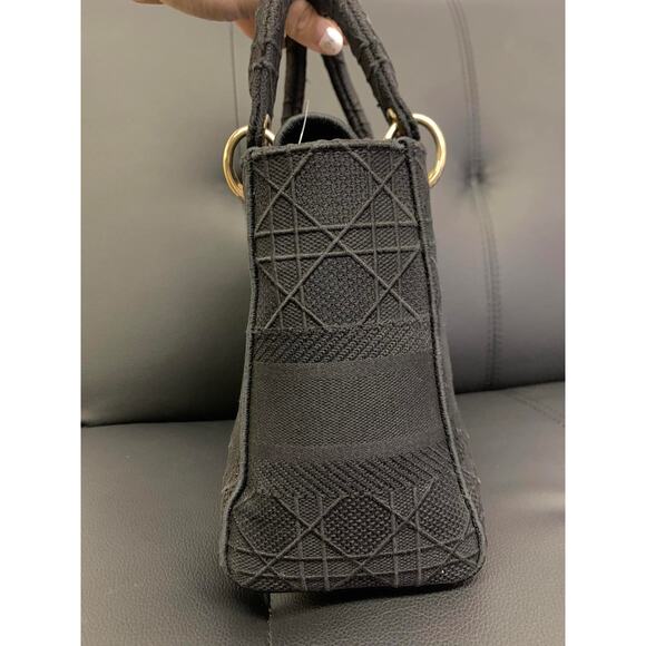 326 Christian Dior Black D-Lite Medium Dior With Champagne Gold Hardware - Picture 9 of 12